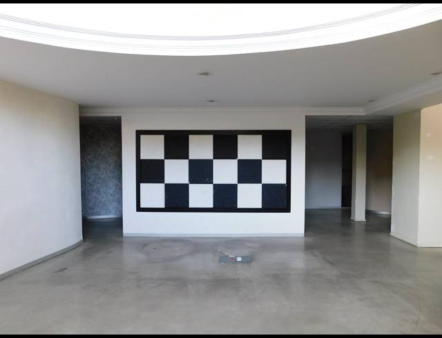 1,083M² OFFICE TO LET IN HYDE PARK
